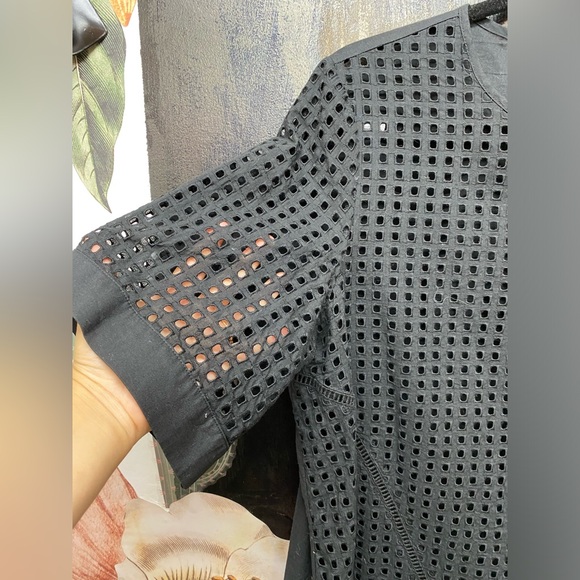 BANANA REPUBLIC black top 🖤 - Picture 4 of 12